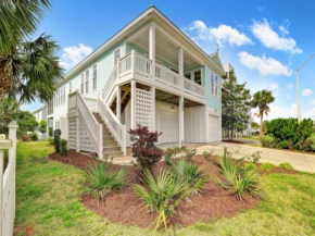 Mermaid Haven - Stylish luxury home in Kure Dunes, Enjoy the sun or shade with both a covered screened in porch as well as a sunning deck! home